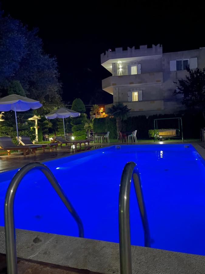 Vila Florika Hotel ボルシュ エクステリア 写真