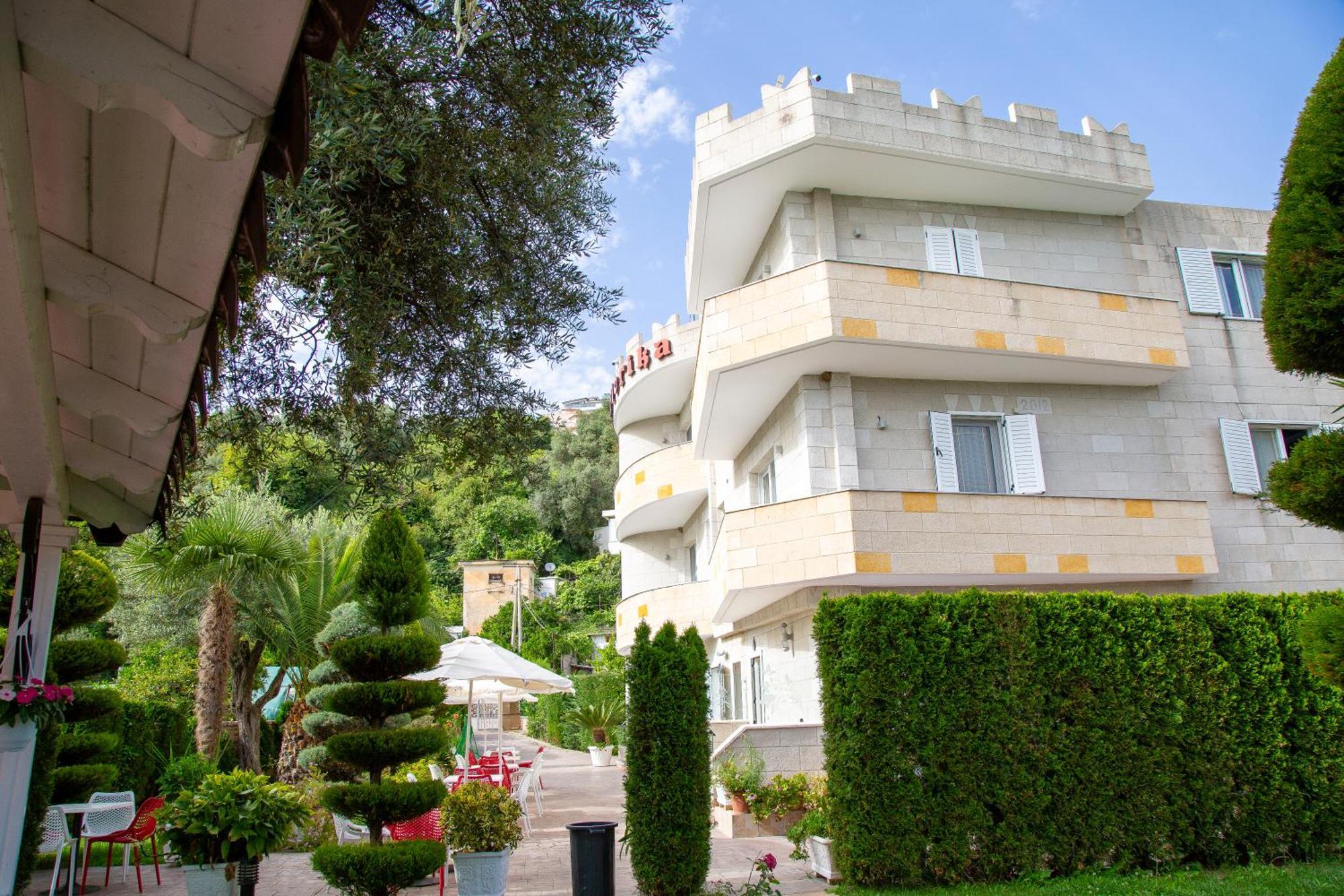 Vila Florika Hotel ボルシュ エクステリア 写真