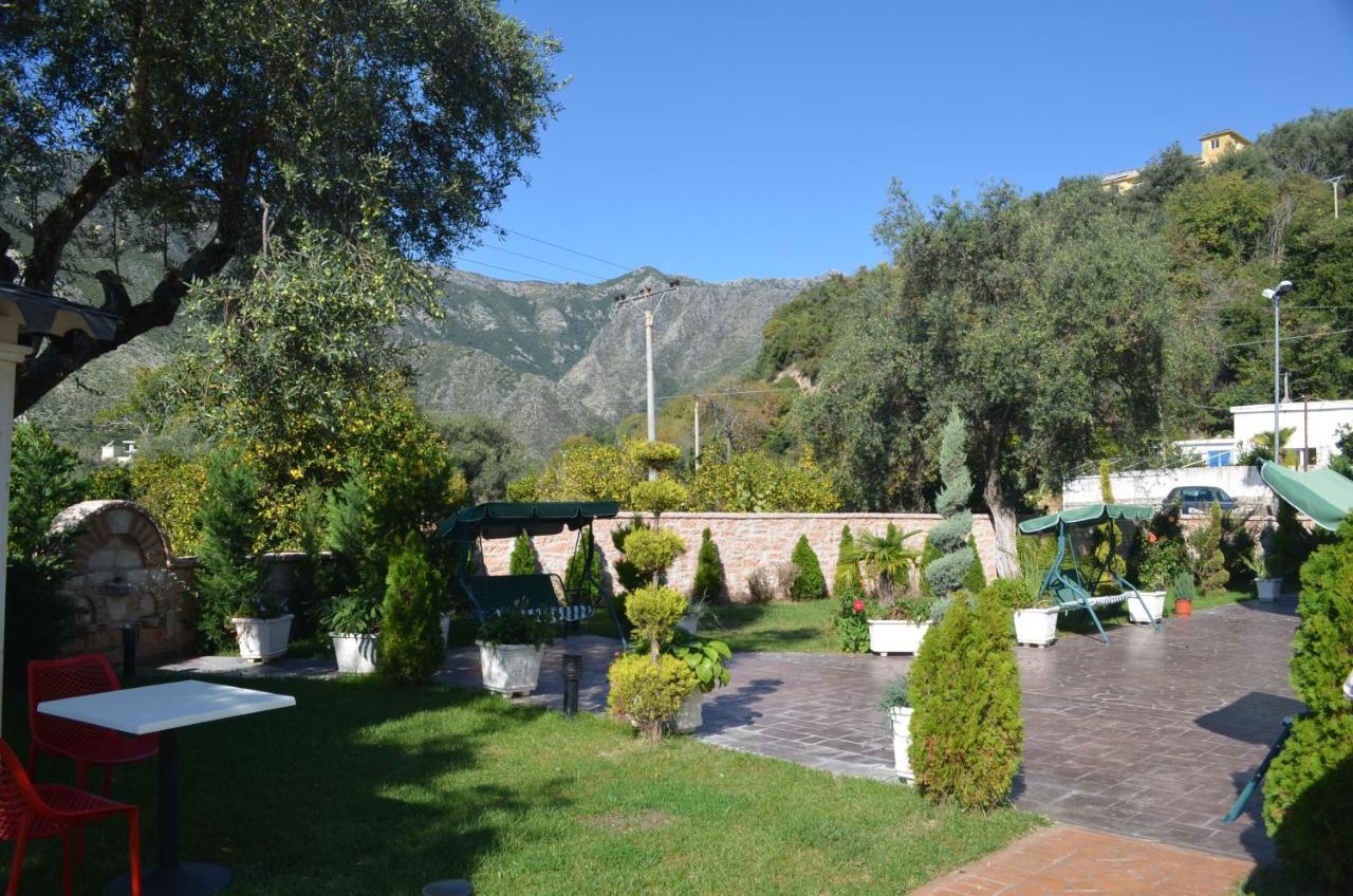 Vila Florika Hotel ボルシュ エクステリア 写真