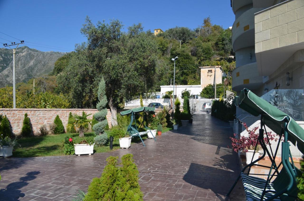 Vila Florika Hotel ボルシュ エクステリア 写真