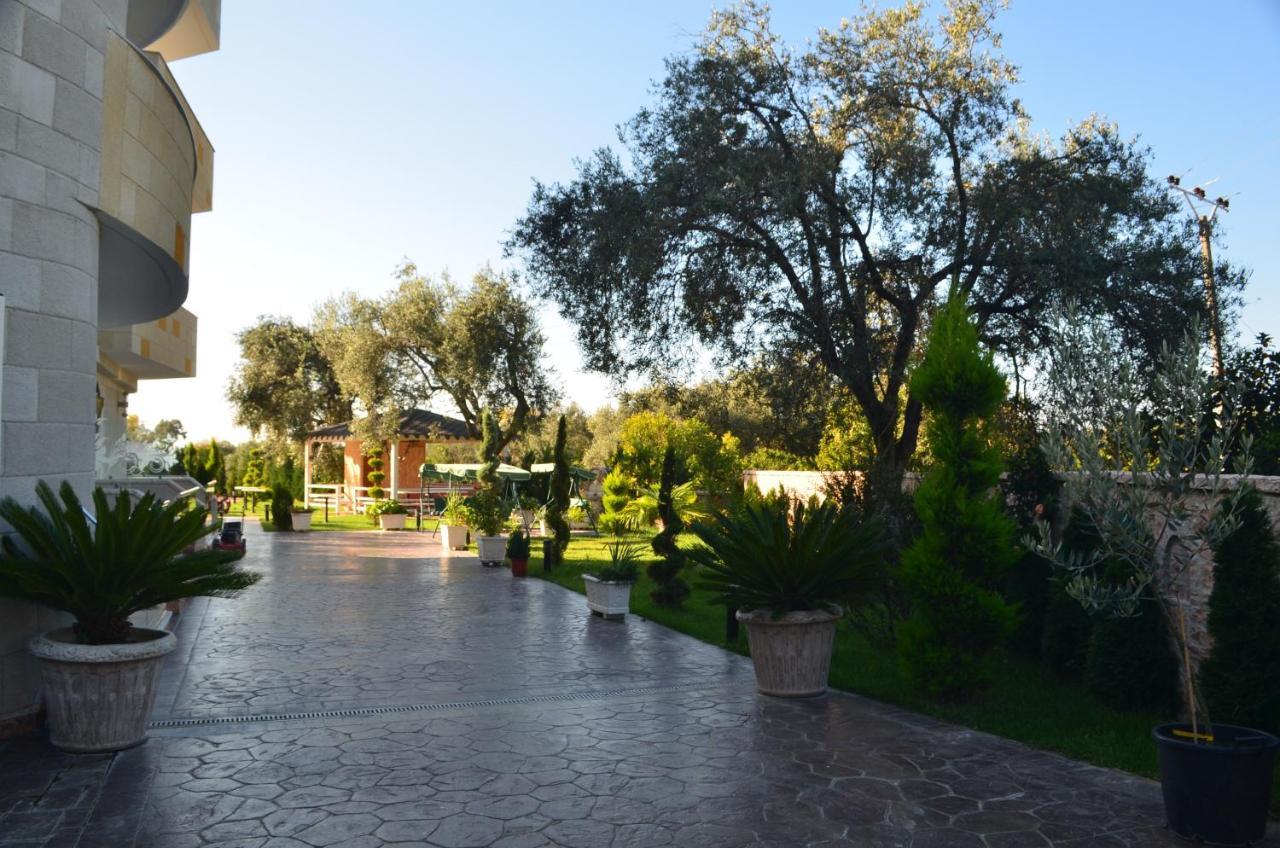 Vila Florika Hotel ボルシュ エクステリア 写真